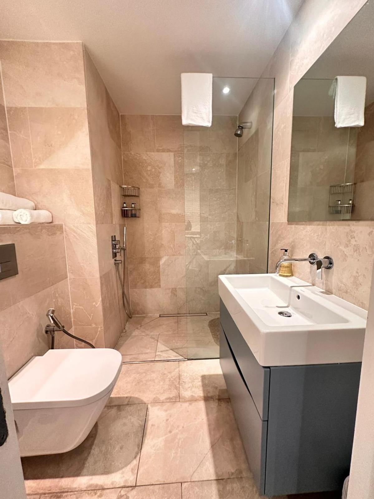 Spacious Central London Flat - 2Bhk Buitenkant foto