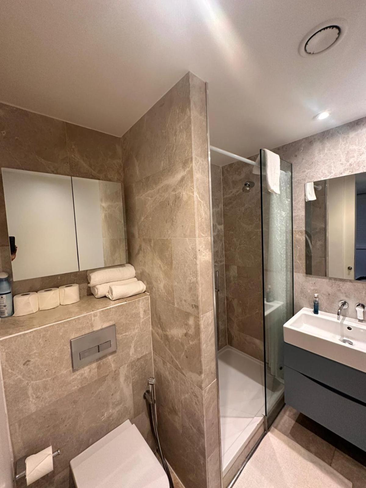 Spacious Central London Flat - 2Bhk Buitenkant foto